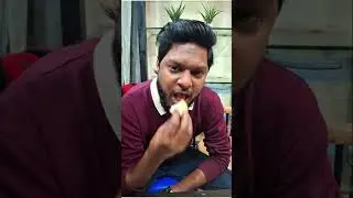 #veg momos and Chicken burger review #aiye jantey hy ki veg momos aur cur chicken burger kaisa lga#