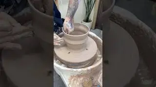 Throwing a bowl from start to finish #pottery #clay #potterywheel #throwingpottery #ceramicbowl