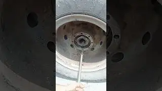 wheel hub stud fitting #shorts #truckmechanic #machanic #repair #wheelhub #automobile #dumpertruck