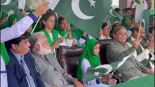 PM at Pakistan Sweet Home to celebrate Independence Day