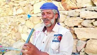 ستيني يواصل العزف على نايه منذ صباه