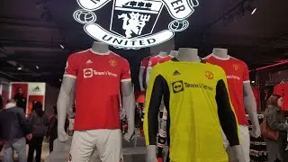 Manchester United store 🏬 😍