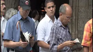 The Pain and Pleasure of Reading in Cuba