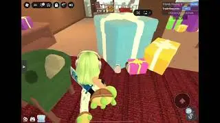 Playing MM2 👹👹👹