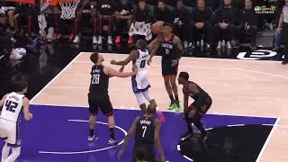 Malik Monk with the powerful dunk against the Rockets