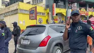 Police barricade PNP supporters from JLP motorcade in Christiana