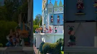 It&rsquo;s a small world clock at Disneyland California