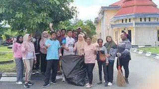 TENAGA PJLP bag.organisa MELAKUKAN KERJA BAKTI UNTUK KEBERSIHAN LINGKUNGAN HIDUP DI SEKITAR KANTOR ,