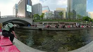 Seoul open air library at Cheonggyecheon Stream 8K 360