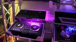 Стенд Pro X Cases на выставке DJ Expo: Джон Янг из Disc Jockey News