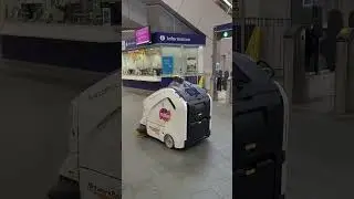 Robot cleaner london Bridge Station #london