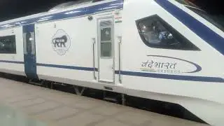 जब मेंVandebharat Train को देखा by gagansir #vandebharattrain #vandeybharat #trauninindia