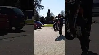 Bro learning to wheelie #wheelie #learning #stunts