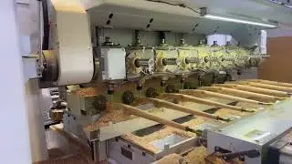 Soild wood chair leg production automatically.