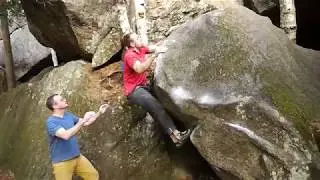 Climbing Rythmix (v5) in Val David