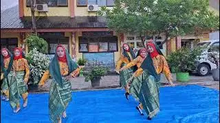 PENAMPILAN TARIAN CEUDAH OLEH SISWA KELAS VI