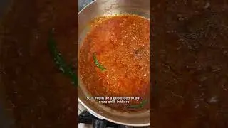 Карри с королевскими креветками и чесноком чили