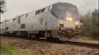 Поезд Amtrak Sunset Limited № 2, следующий на восток, с приятной командой и облачным днем!!!