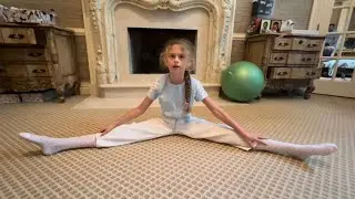Flexibility Stretching 🙆&zwj;♀️ 🤸&zwj;♀️ with Karina #gymnastics #flexibility #stretching
