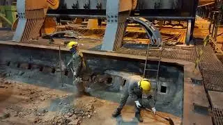 assim &eacute; feita a limpeza das cubas onde &eacute; dissolvido a alumina.