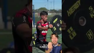 Sport player Atencio was training wearing a Flamengo shirt #flamengo #football #pernambuco