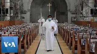 Easter in Philippines: Family Photos Fill Church Pews