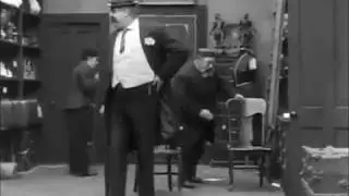 Charlie Chaplin: The Pawnshop (1916)