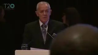 Martin Wullich Locutor anuncia en ingl&eacute;s el final de la Plenary session en el G20