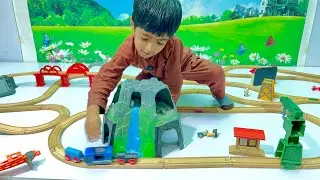 Learning Toys for Kids: Robots Review & Big Wooden Train Track Build