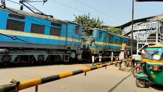 Twins Blue Giant Wag7 Leads Loaded Boxn Wagons Freight Train Speedy Crossing At Railgate