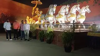 Bhakti mandir manghar pahuch Gye Gyus ! 