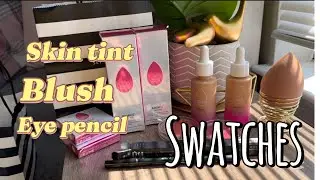 Beauty blender Skin tint , beauty blender blush, urban decay black eye liner swatches 😍