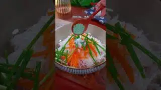 When you buy radish, try making it into bean curd radish meat rolls. The outside is burnt and the i