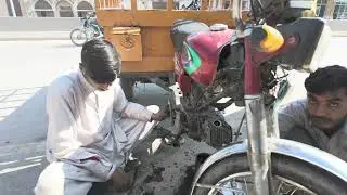 Tuktuk Qingqi Riksha Repair Autoworkshop Chakwal Pakistan Odd Jobs hard Environment around the World