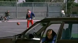 King of Queens: Doug Runs from Carrie on Basketball Court in Roamin' Holiday