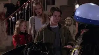 Hocus Pocus 1993 Motorcycles cop scene