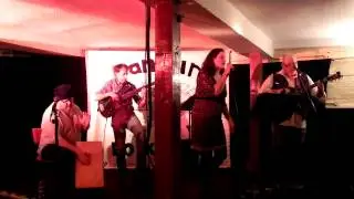 Cruel Mother -  Kismet Hardy @  Banbury Folk club ( trad arr Beresford/Delaney)