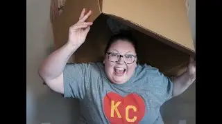 Thredup 300lb Rescue Bulk Box Unboxing to Resell on Poshmark and Ebay Part 2