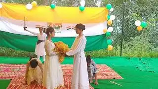 class 7th act on jhansi ki rani..pritiest beautiful you alll...hapy independence day