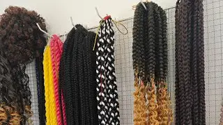 In the production of synthetic silk wigs, the first step is color mixing.(2)