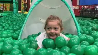 A piscina de bolinhas gigante