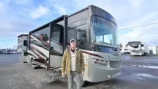 The RV Corral 2014 Forest River Georgetown 329DS Stock # UA1644