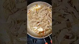 ROTI SE CHOWMEIN ? #shorts #healthycooking #saayanieats
