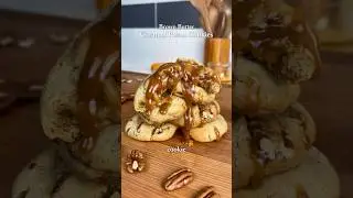 SALTED CARAMEL BUTTER PECAN COOKIES (Recipe pinned)