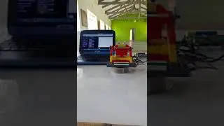 Traffic robot with Hummingbird.