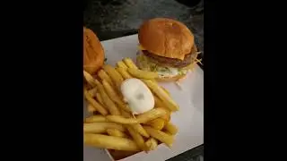 chicken burger #breakfast #I ate a chicken burger.#my breakfast 🍔🍔😍