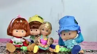 LEARN HOLIDAY COLORS with GLITTER!  - Joe & Lisa - Kids Entertainment