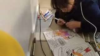 Dibujando un dibujo de fnaf con mi prima😄