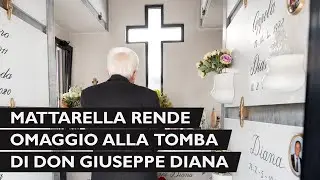 Mattarella depone un cuscino di fiori nella cappella di don Peppe Diana a Casal di Principe