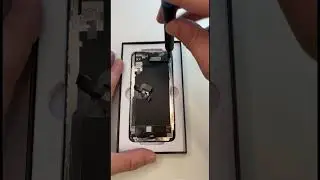 Quick iPhone X screen replacement for viewer